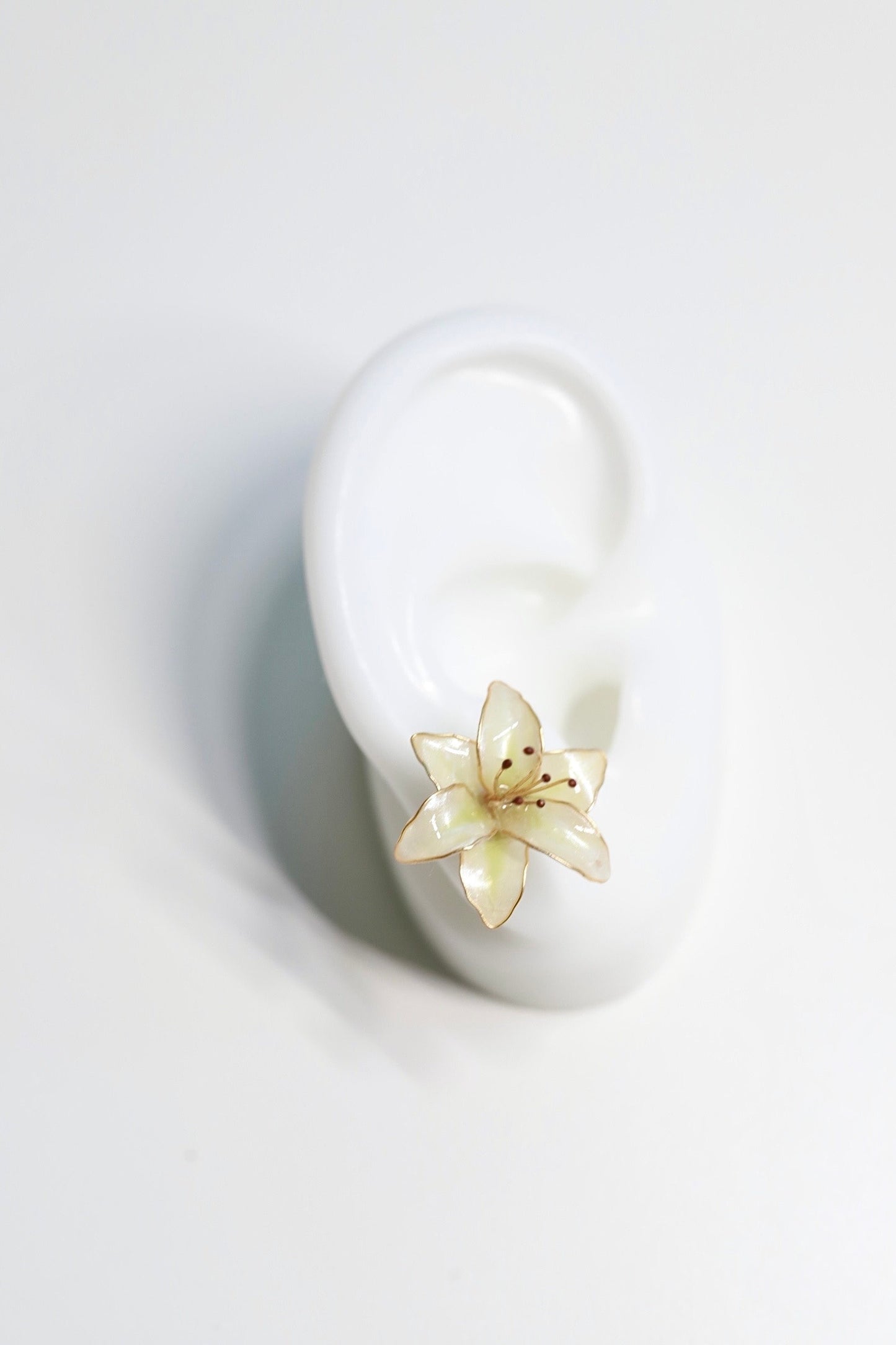 Handmade Wire Resin Lily Flower Stud Earrings, Spring Theme Floral Pearlescent Earrings, Romantic Flower Earrings