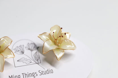 Handmade Wire Resin Lily Flower Stud Earrings, Spring Theme Floral Pearlescent Earrings, Romantic Flower Earrings
