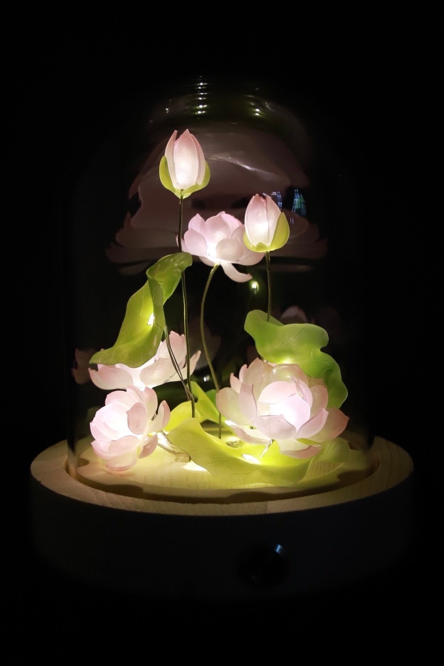Handmade Lotus Flower Night Light, Glass Dome Flower Lamp, Lotus Lamp with Goldfish, Lotus Night Light, Flower Dome