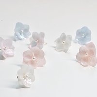 Handmade real flower hydrangea iridescent earrings, real flower pearlescent resin accessories, natural chic stud earrings