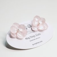 Handmade real flower hydrangea iridescent earrings, real flower pearlescent resin accessories, natural chic stud earrings