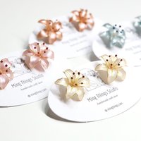 Handmade Wire Resin Lily Flower Stud Earrings, Spring Theme Floral Pearlescent Earrings, Romantic Flower Earrings