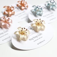 Handmade Wire Resin Lily Flower Stud Earrings, Spring Theme Floral Pearlescent Earrings, Romantic Flower Earrings