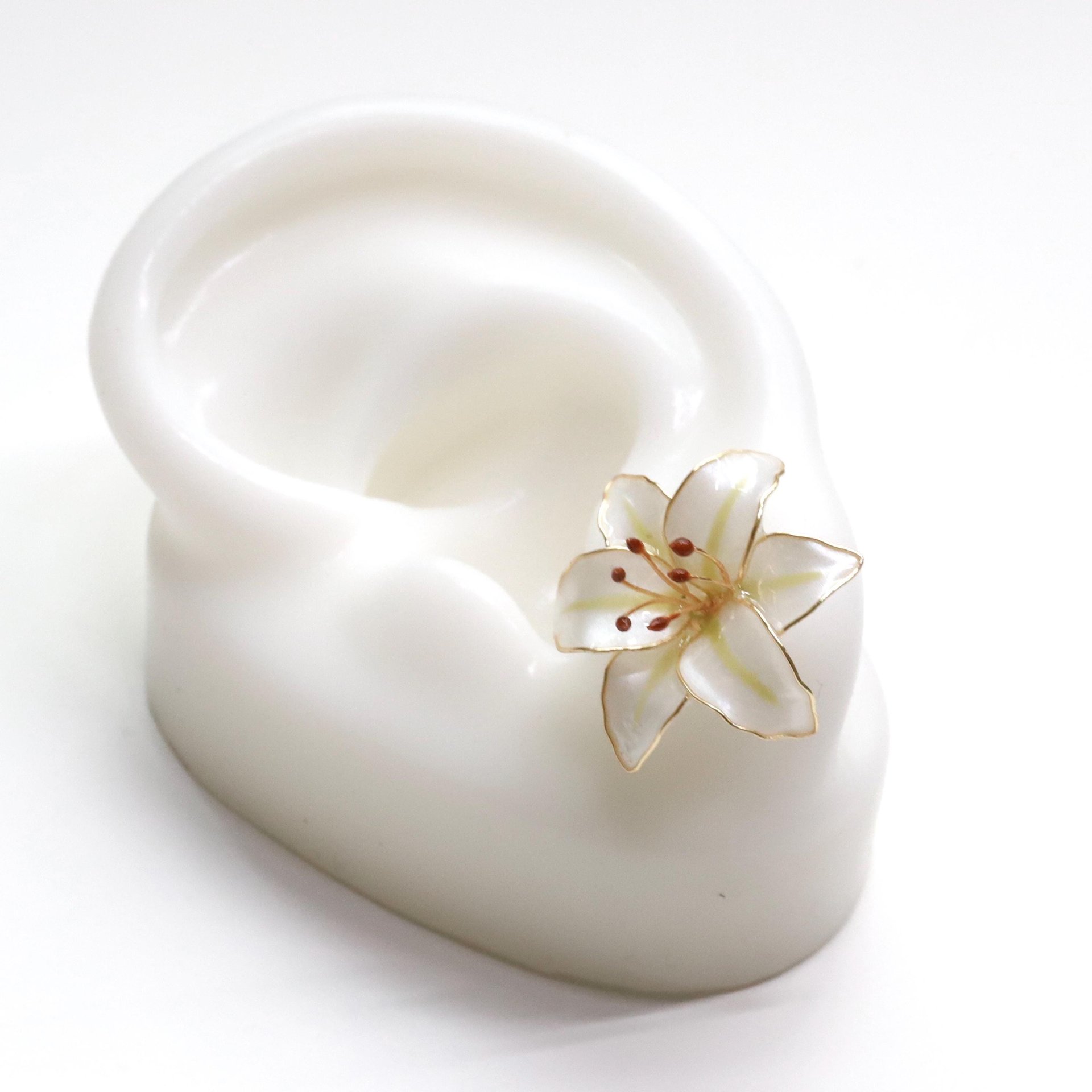 Handmade Wire Resin Lily Flower Stud Earrings, Spring Theme Floral Pearlescent Earrings, Romantic Flower Earrings