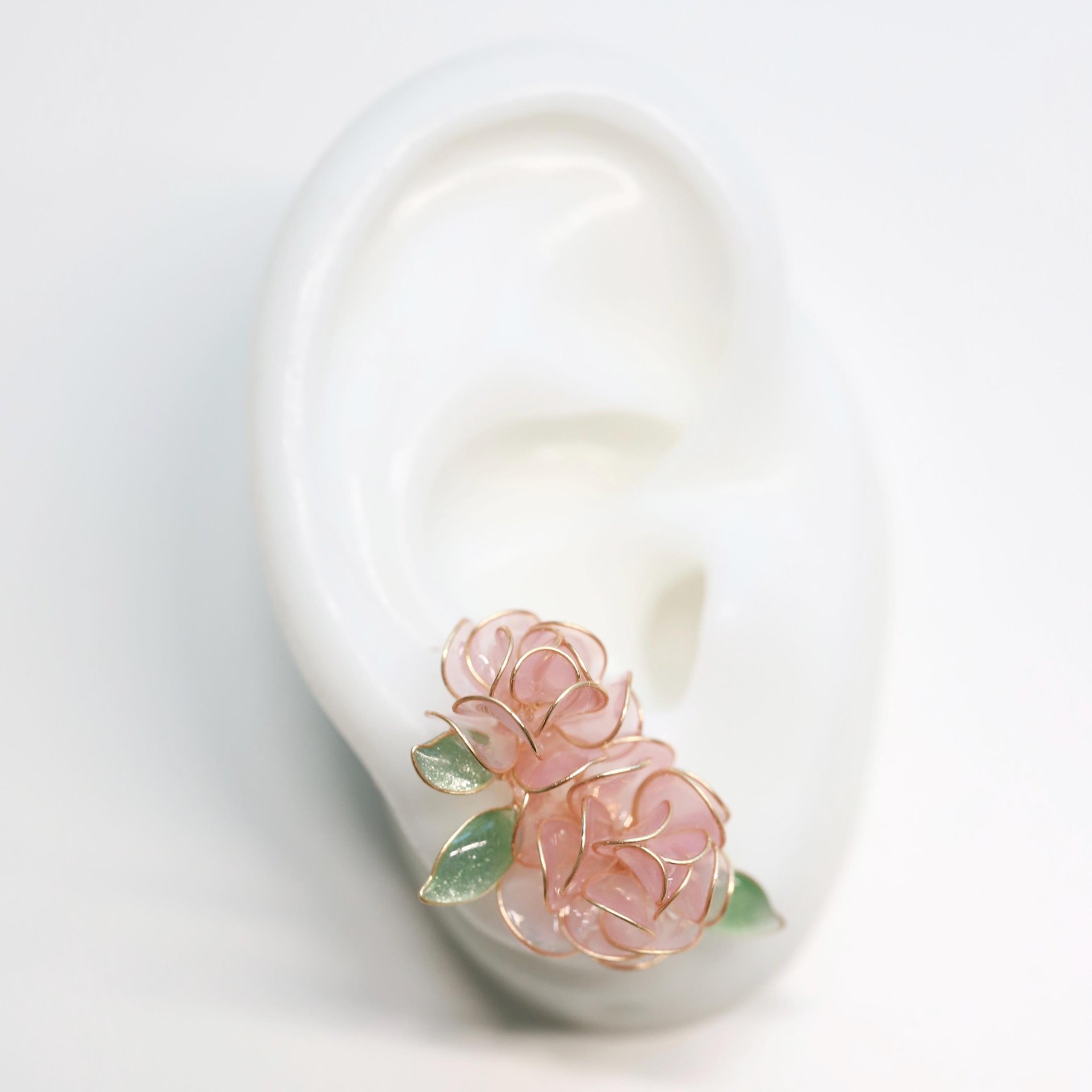 Handmade Wire Resin Rose Stud Earrings, June Birth Flower Accessories, Peony Flower Earrings