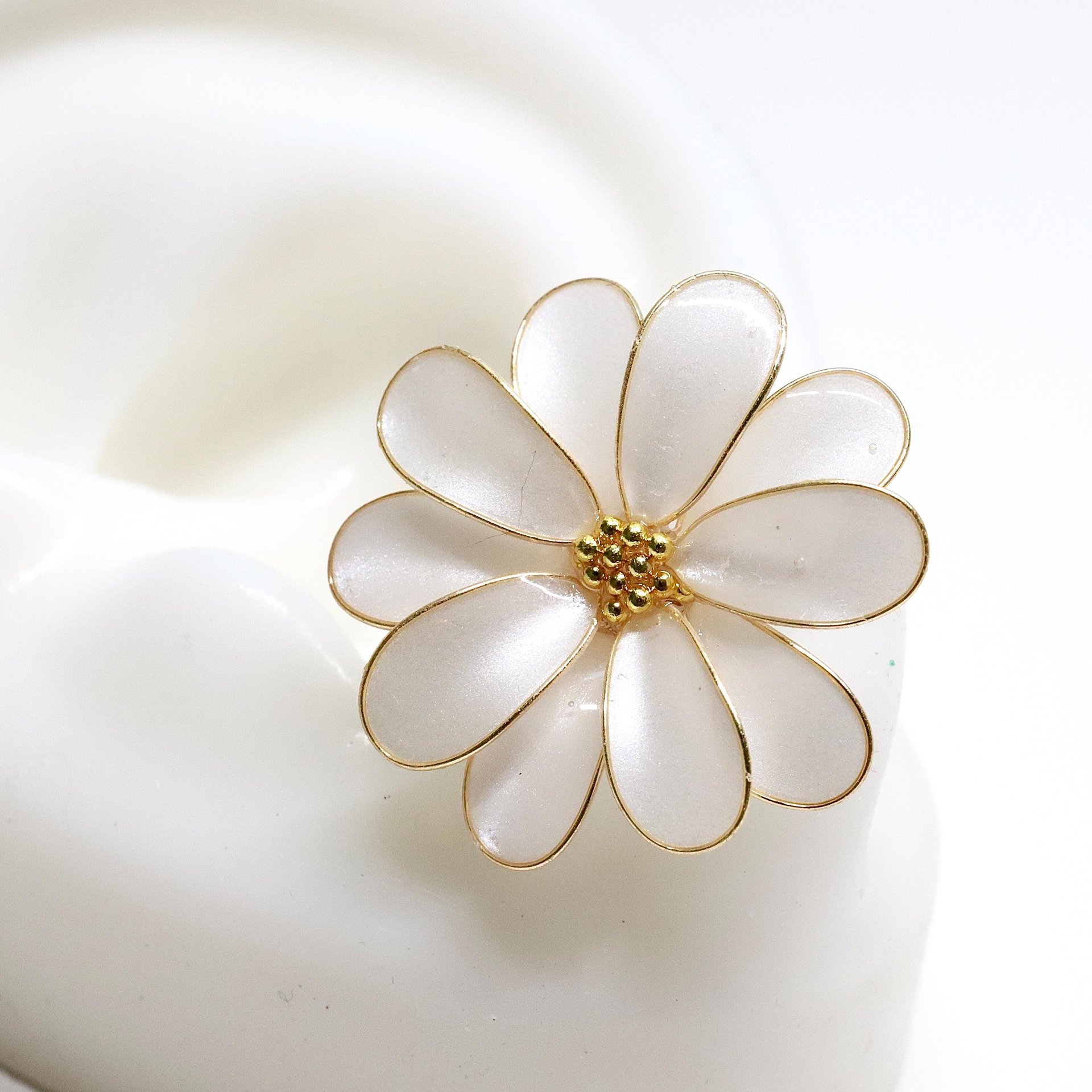Handmade Wire Resin Daisy Flower/Sunflower Stud Earrings, April Birth Flower, Leo Zodiac Flower