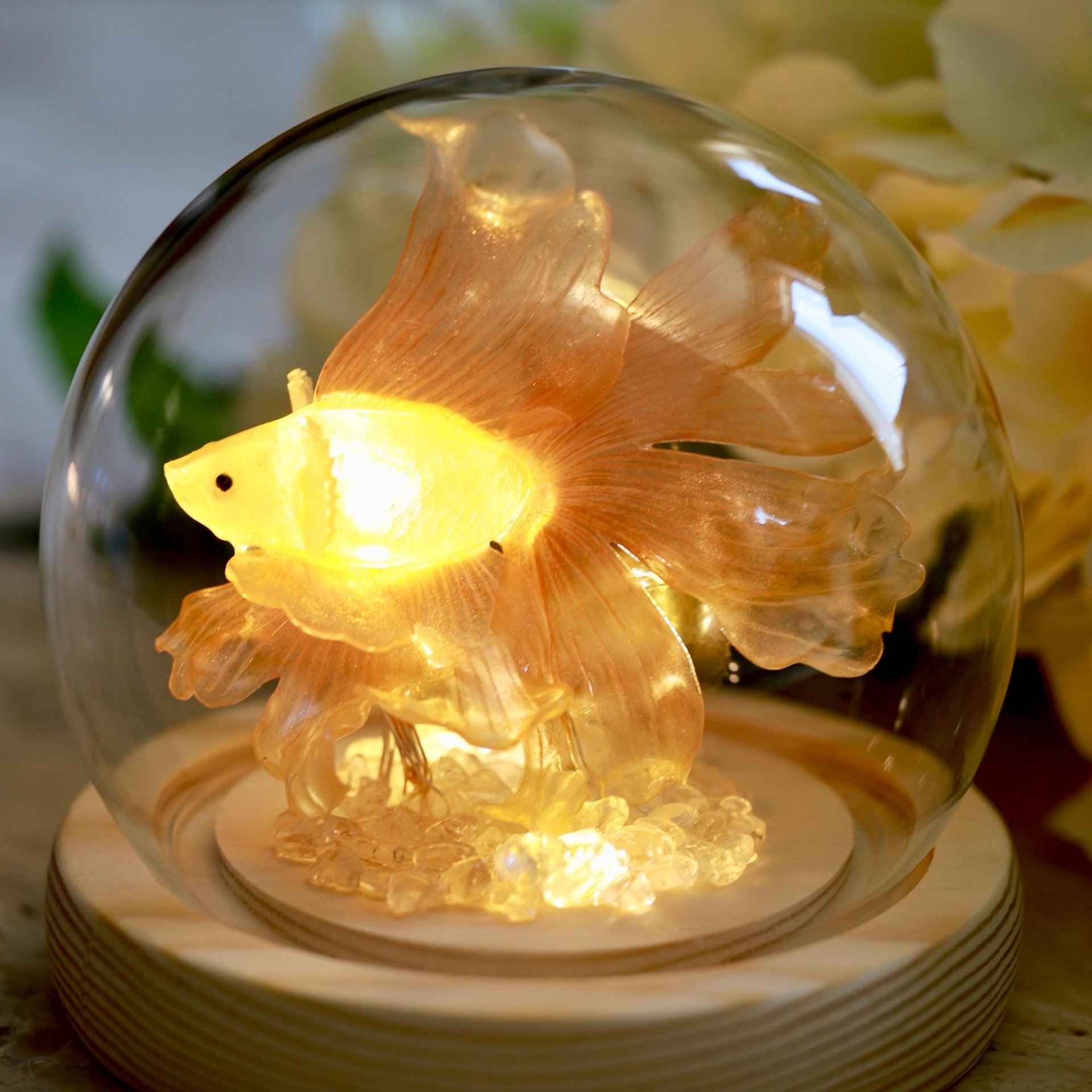 Handmade Mini Betta Fish Aquarium Lamp, Ocean Theme Ambient Mood Light, Sparkling Goldfish Lantern Night Light