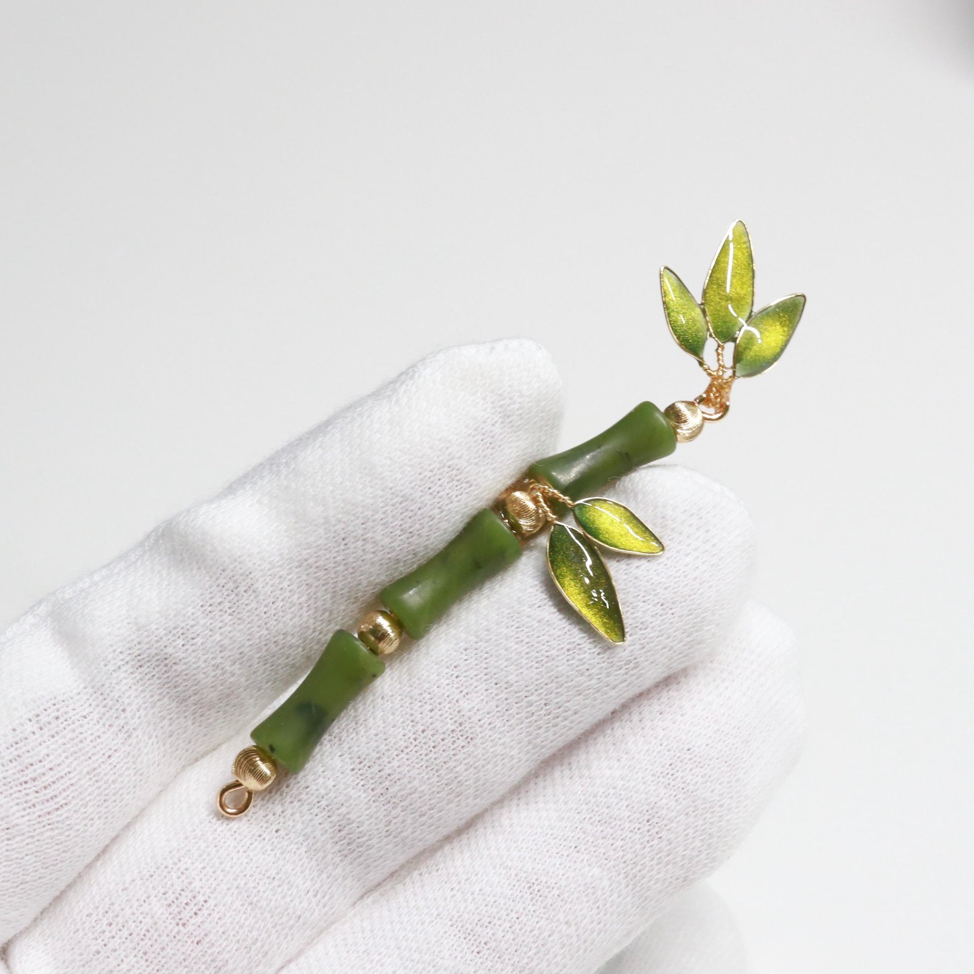 Elegant Jade Bamboo Brooch: Handmade Nature-Inspired Lapel Pin for Suits, Sweaters, and Clothing Accessories