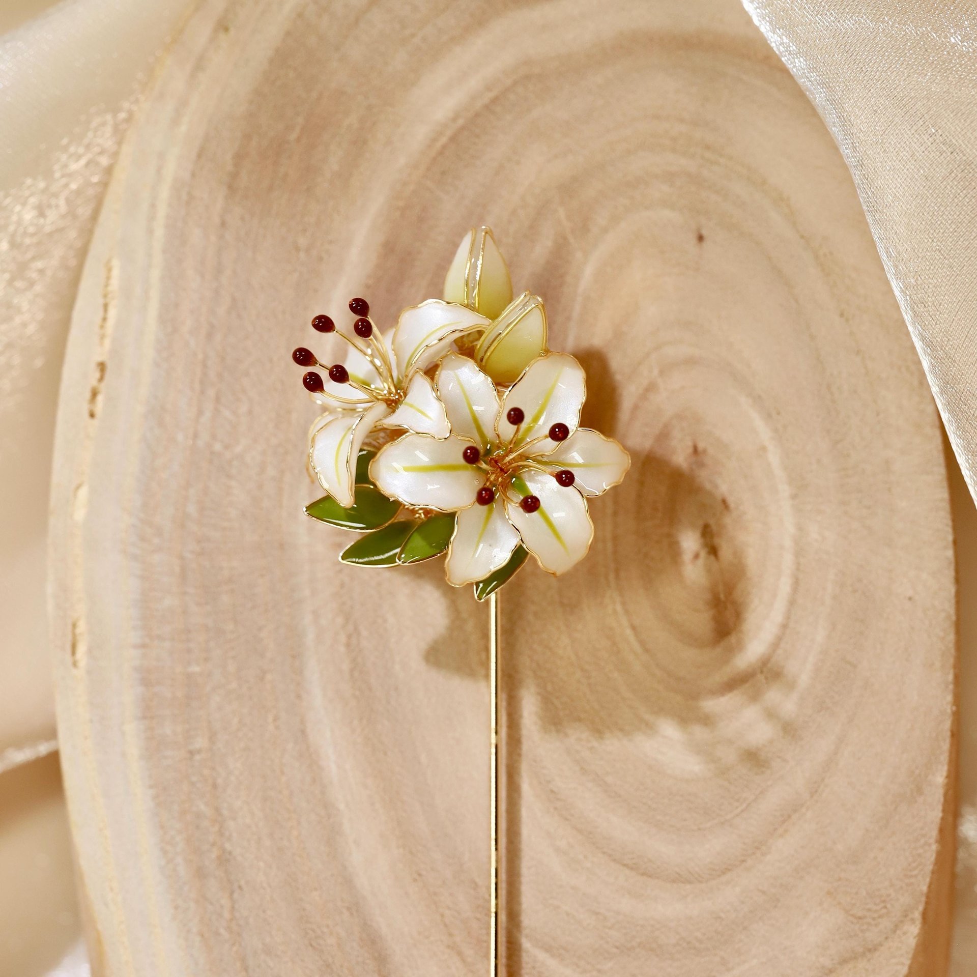 Handmade Lily Flower Brooch Pin, Delicate Floral Lapel Accessory for Suits & Sweaters, Elegant Jewelry Gift, Pearl White Enamel Wedding Pin