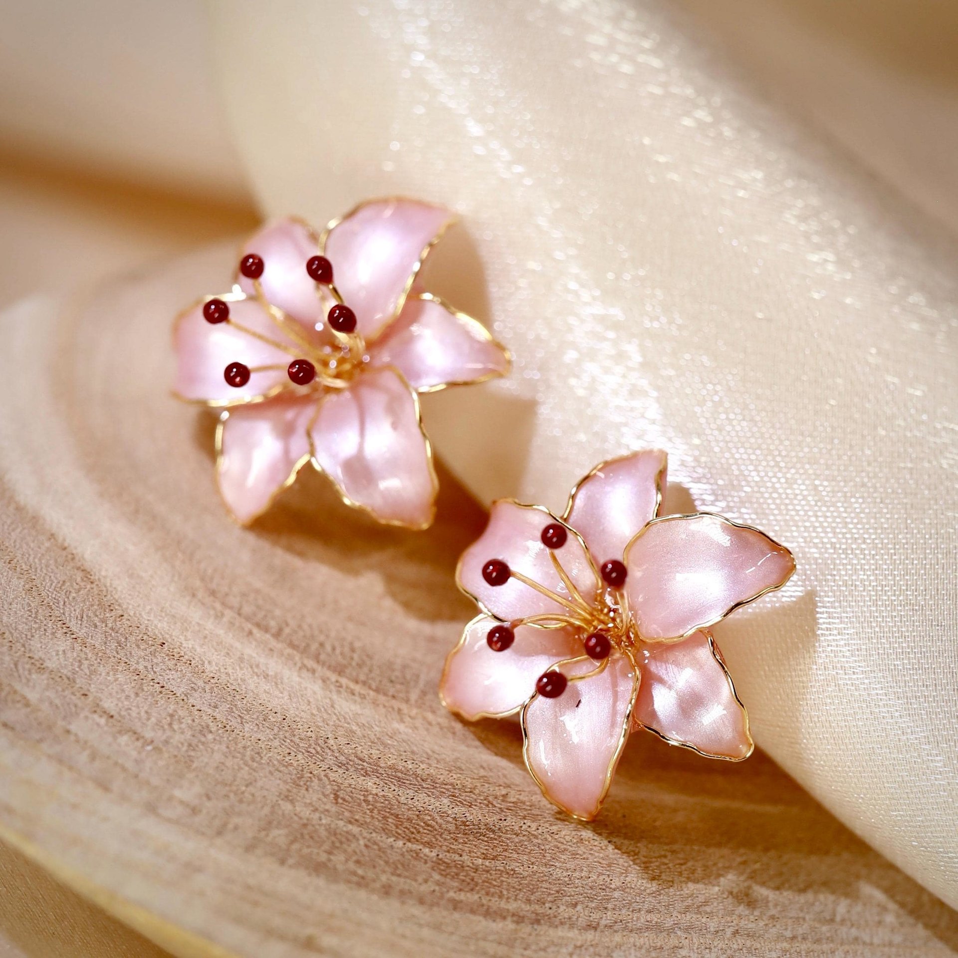 Handmade Wire Resin Lily Flower Stud Earrings, Spring Theme Floral Pearlescent Earrings, Romantic Flower Earrings