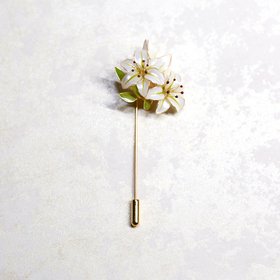 Handmade Lily Flower Brooch Pin, Delicate Floral Lapel Accessory for Suits & Sweaters, Elegant Jewelry Gift